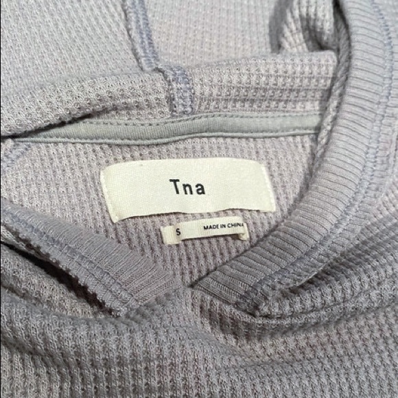 ARITZIA TNA Thermal Hooded Long sleeve Shirt - Picture 3 of 5
